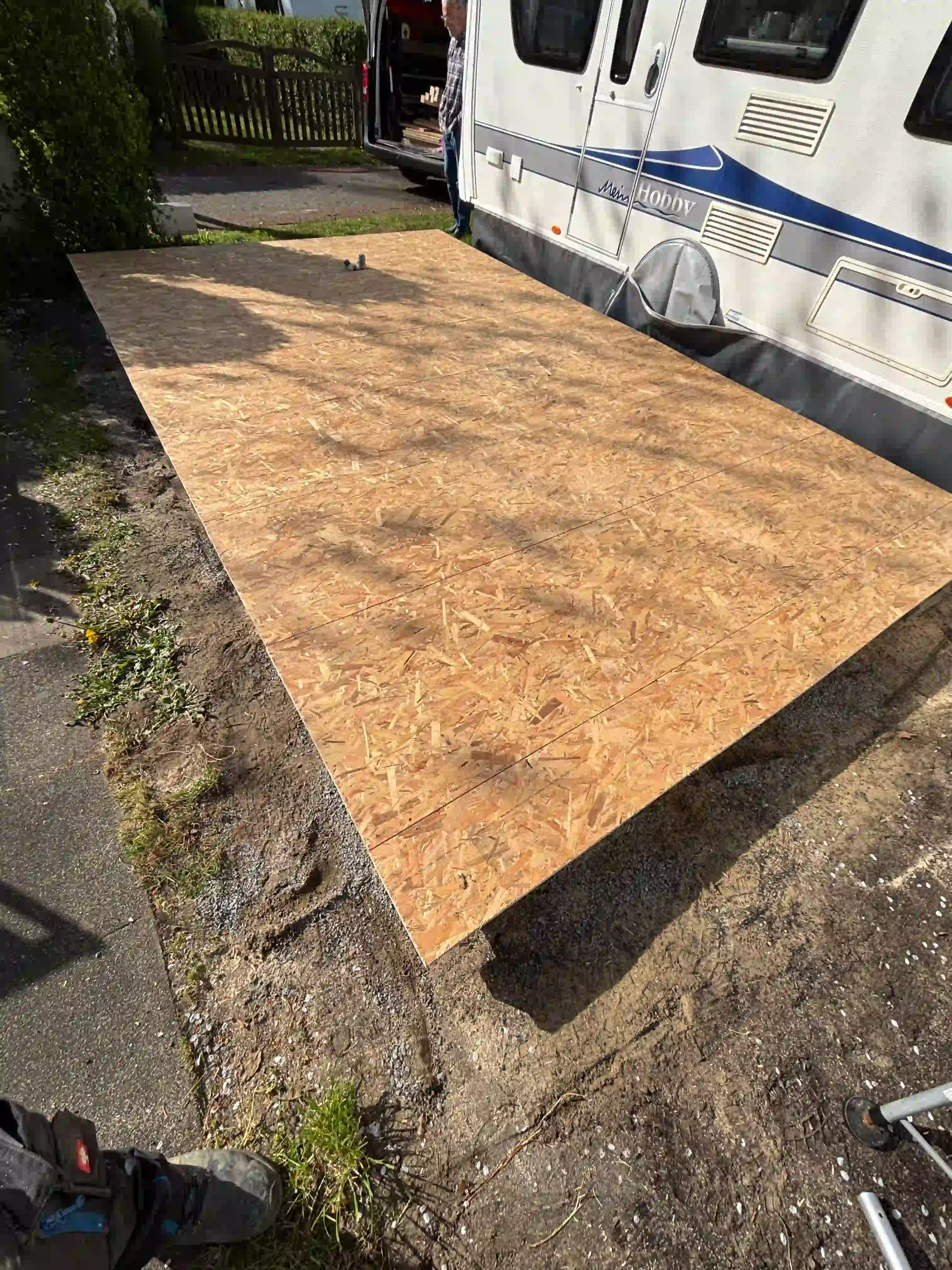DIY Wohnwagenvorzeltboden montiert in Datteln